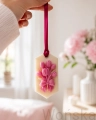 Sojowa_zawieszka_zapachowa_zapach_piwonii_prezent_dla_mamy.webp